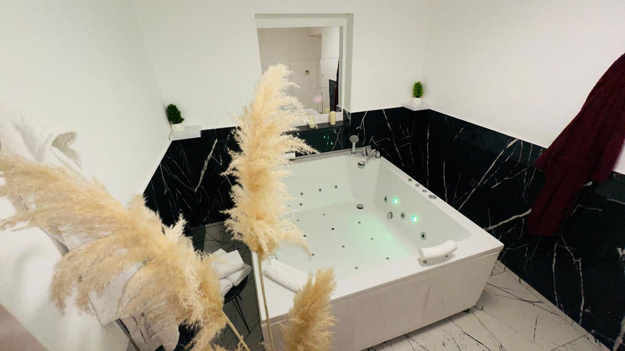 Hedonist Spa Jacuzzi Sarajevo Free Parking Kültér fotó